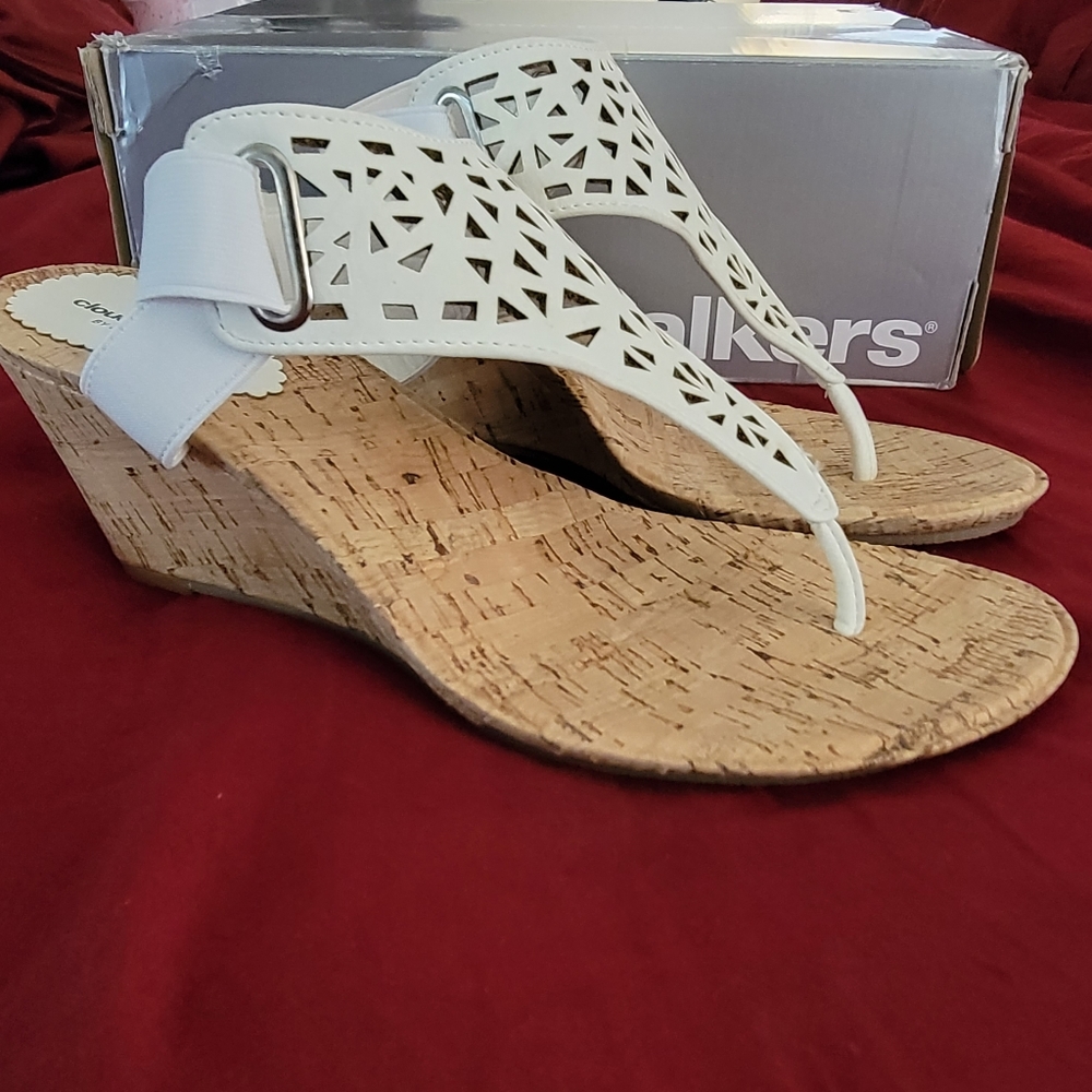 CloudWalkers Vicki in white size 9W